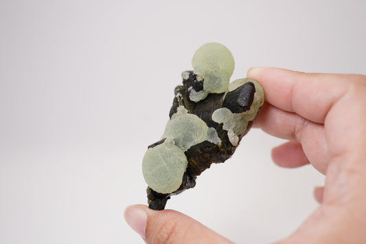 Prehnite with Epidote / Mali